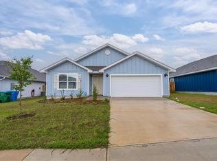 215 Laurel Hill St, Crestview, FL 32539
