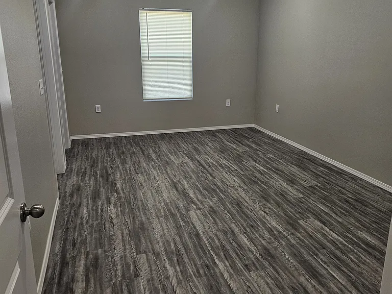 322 N Avenue B #A — Photo 7