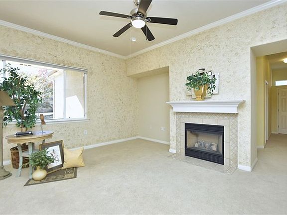 3rd image of 111 Purple Sage Dr