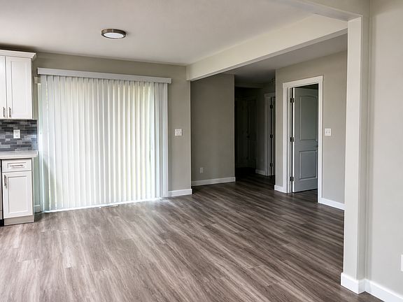 3rd image of 4131 54th Ave NE