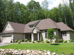 25 Woods Holw, Bolton Landing, NY 12814