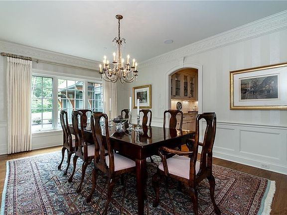 5th image of 5 Lake House Ln