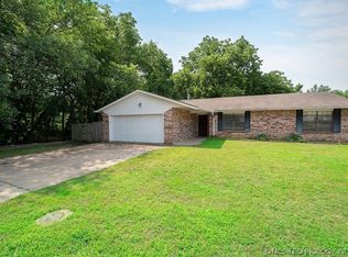 4865 Melody Ln, Bartlesville, OK 74006