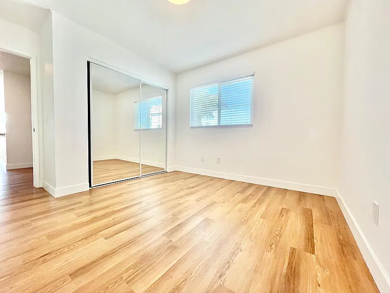 268 Ebony Ave — Photo 14