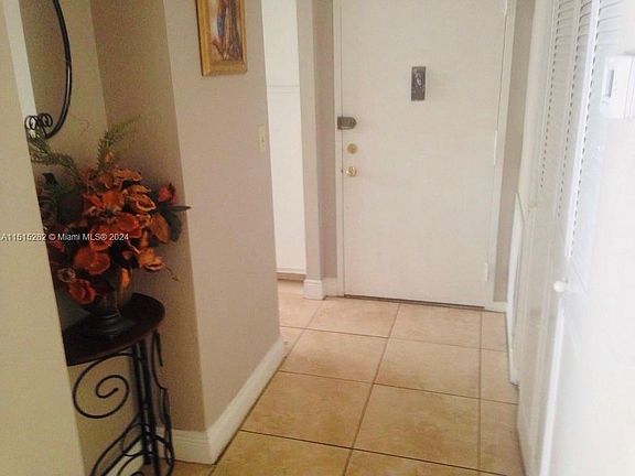 3rd image of 1300 NE Miami Gardens Dr APT 620E