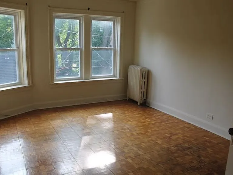 816 Simpson St — Photo 12