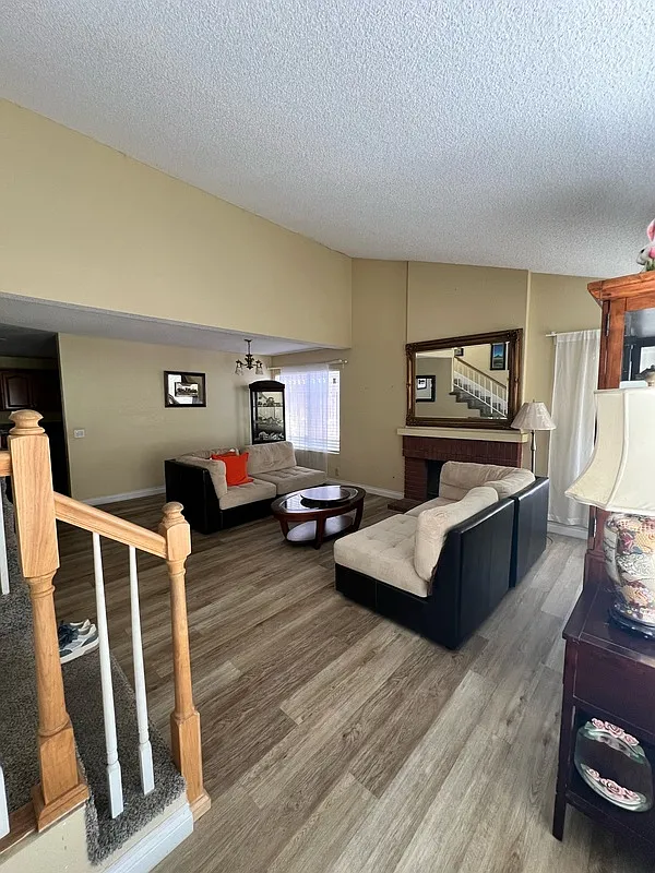 4 bed, 2.0 bath, 1750 sqft, $3,750 — Photo 2