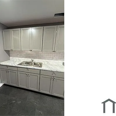 1370 Marechalneil St — Photo 7
