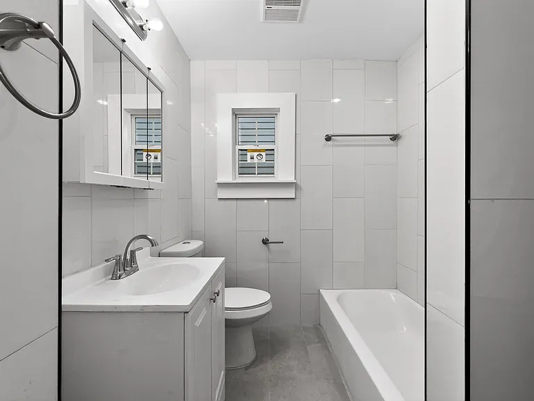 12 E 49th St #2 — Photo 21