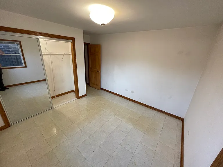 5448 W Higgins Ave #3 — Photo 12