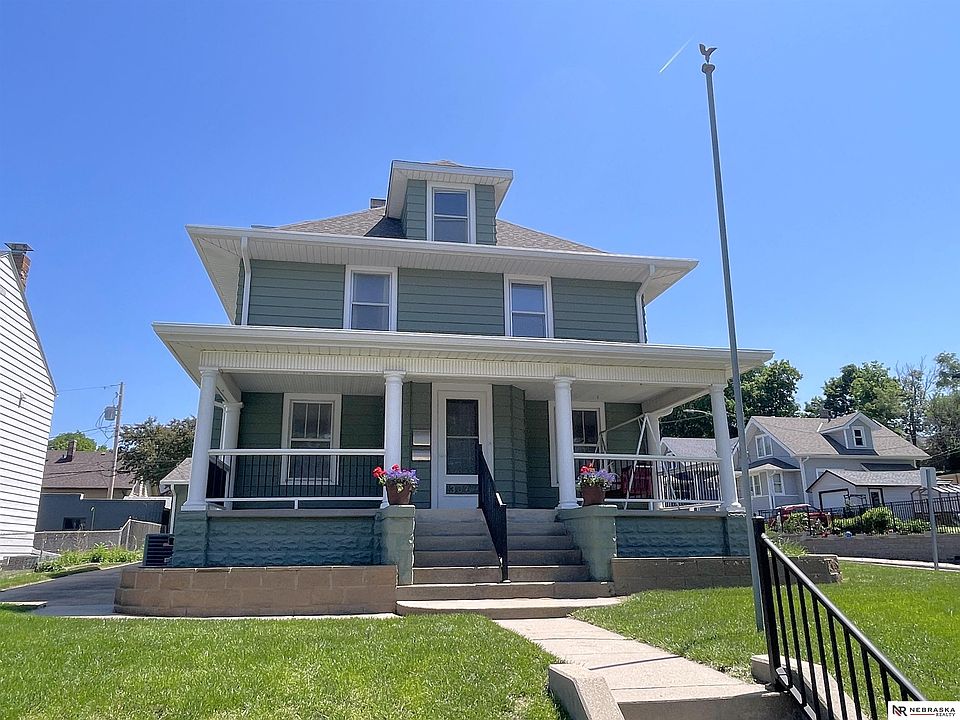 1st image of 3077 S 32nd Ave