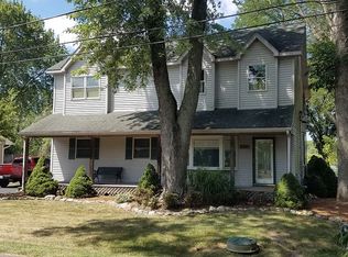 626 S Circle Ave, Port Barrington, IL 60010