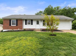 9931 Foxglove Dr, Saint Louis, MO 63123