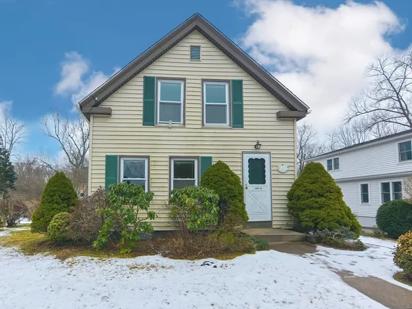 51 Pleasant St, Holliston, MA 01746