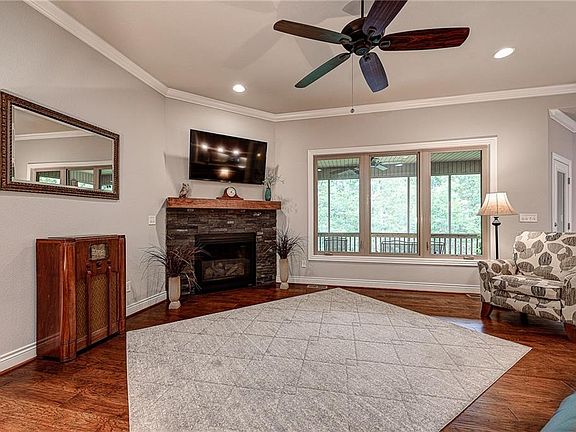 5th image of 11 Newcastle Ln