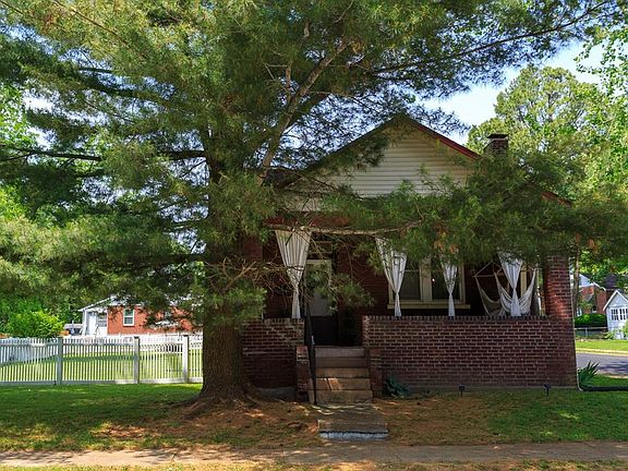 2nd image of 301 S Clark Ave