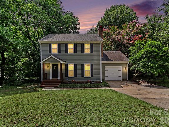 3rd image of 2132 Killarney Pl