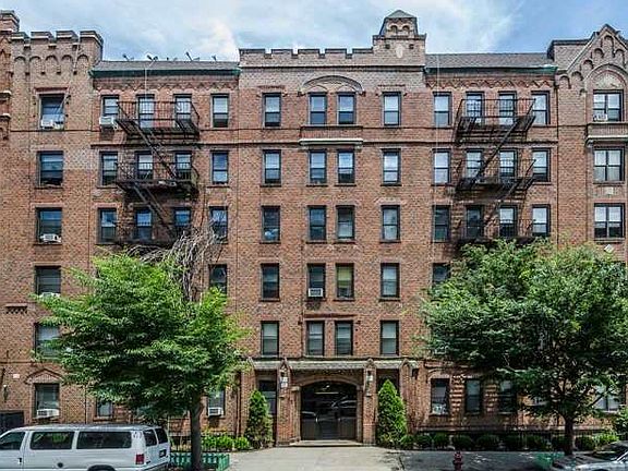 4th image of 35 Crown St APT 6B