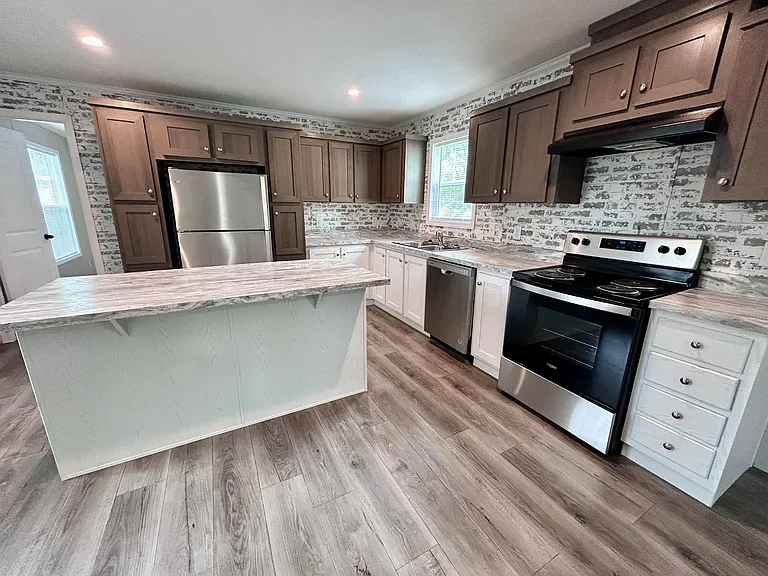 Hickory Knoll — Photo 21