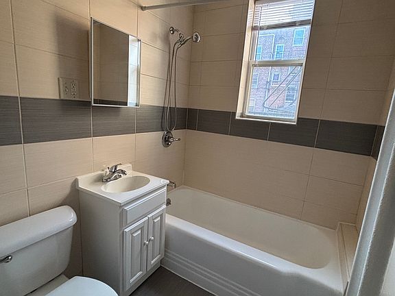 3rd image of 25-27 Kensington Ave #300