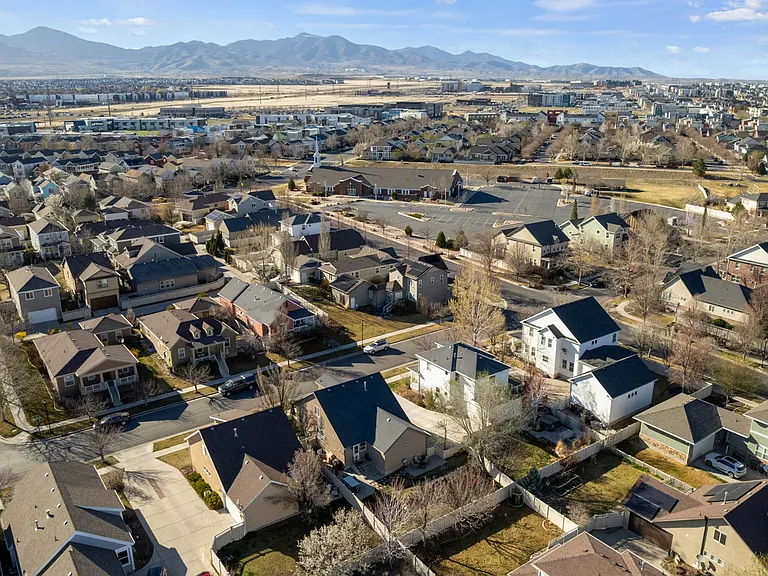 11719 S Zephyr Way — Photo 41