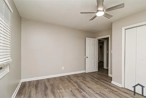 1097 Smith St SW — Photo 10