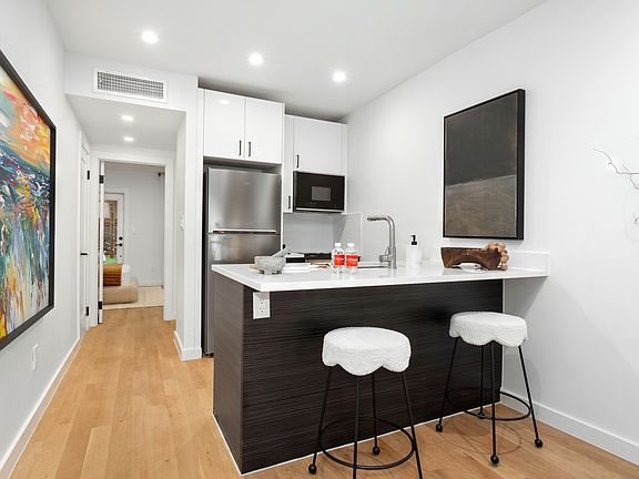 4th image of 162 W 136th St #2