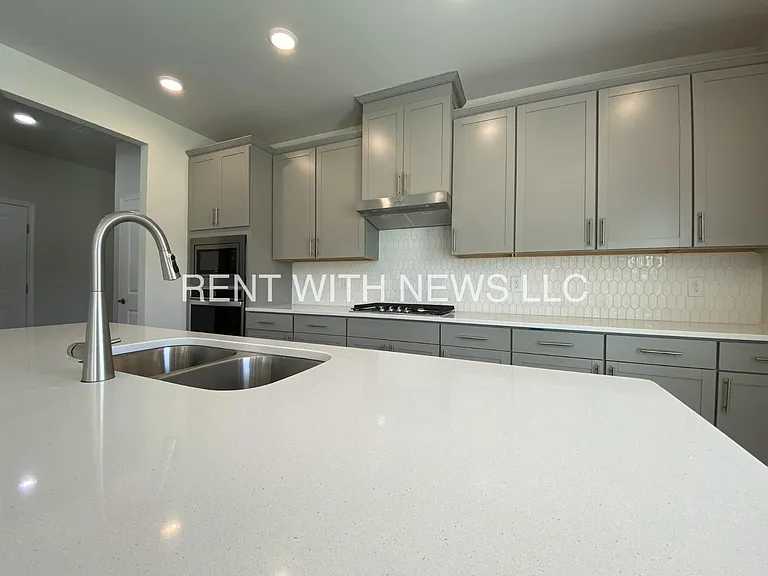 797 Riguard Way — Photo 20