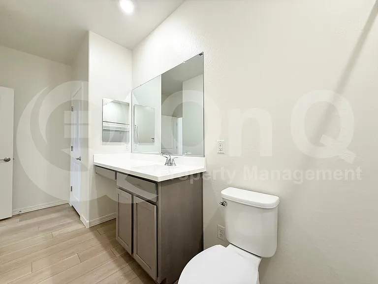 2980 E Augusta Ave — Photo 12