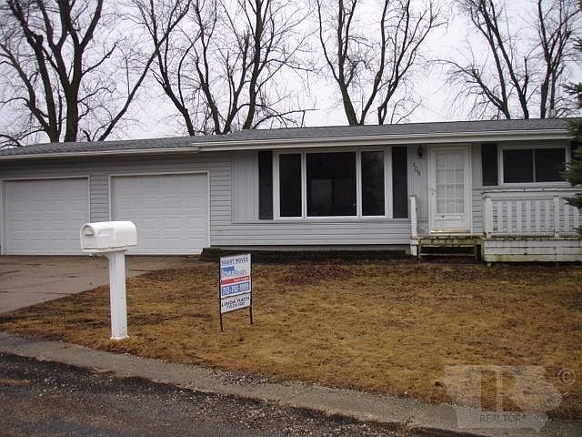 1st image of 105 Horseshoe Dr