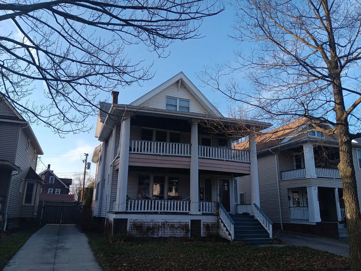 2 bed, 1000 sqft, $1,000 — Photo 1