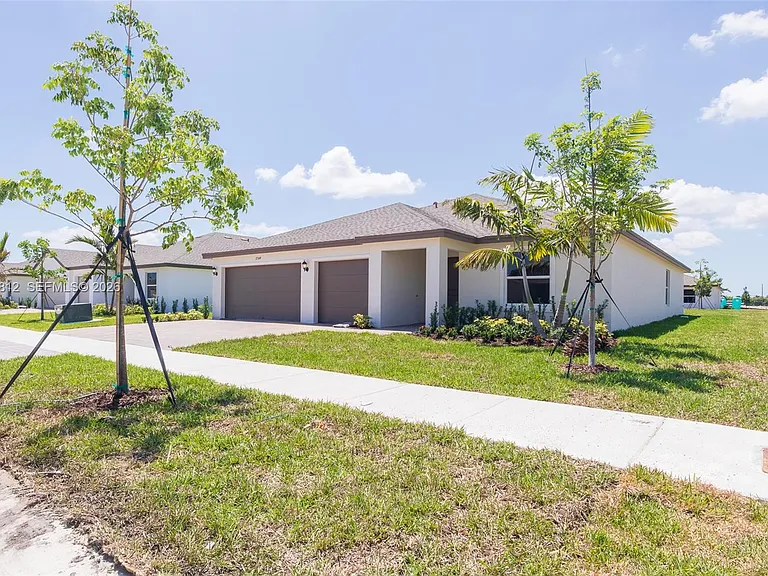 17564 SW 285th St — Photo 38