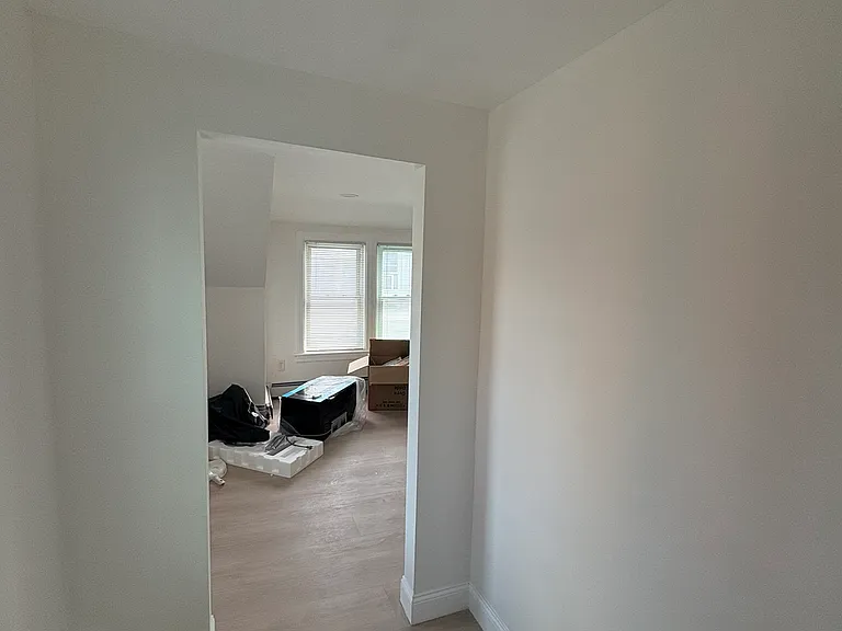 105 Beacon Ave #3 — Photo 18