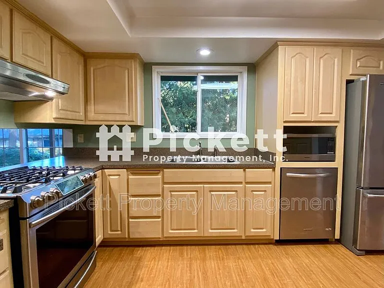 7293 Pheasant Cir NE — Photo 10