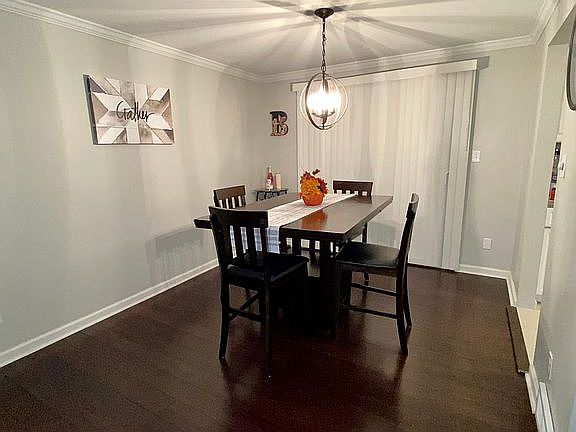 3rd image of 206 Charlesgate Cir