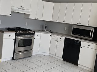 606 W Shore Rd #1, Warwick, RI 02889