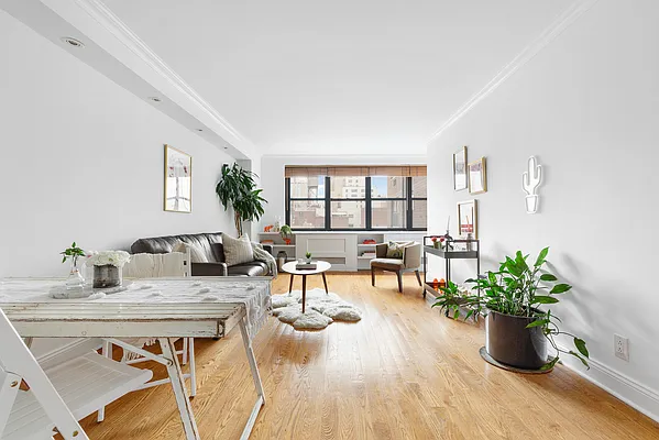 Sold by Compass | media 1