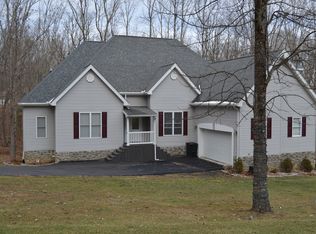 154 Goldfinch Dr, Shady Spring, WV 25918
