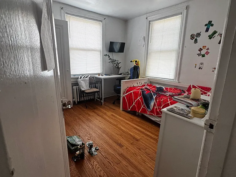 2145 Wightman St — Photo 10