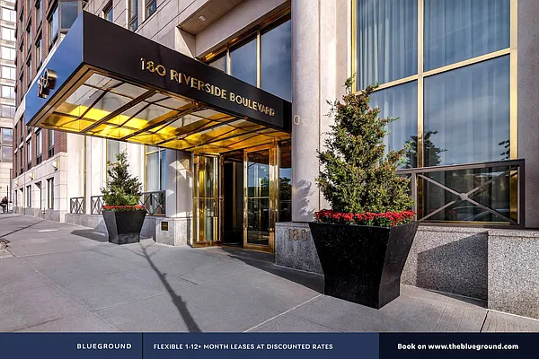 Rented by The Blueground | media 179