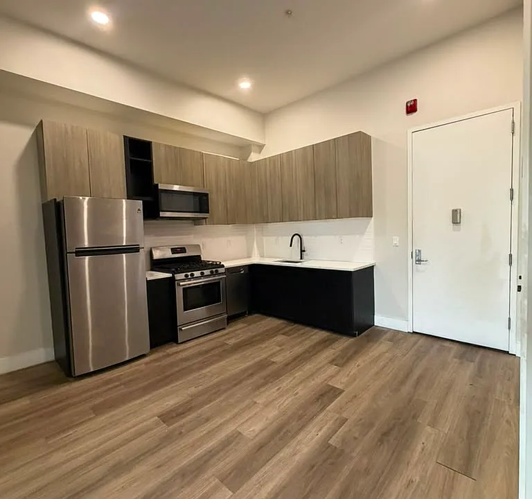 328 W Front St #300