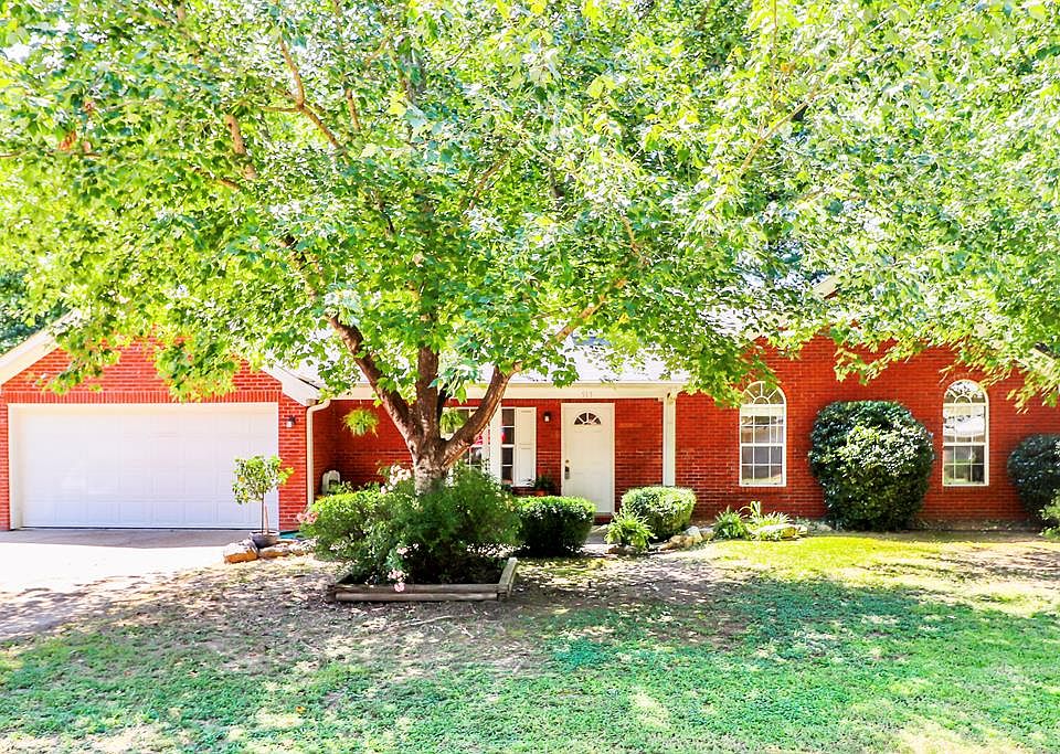 1st image of 513 Bowie Dr