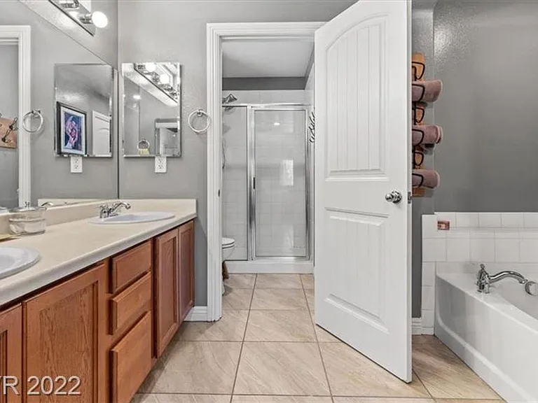 7725 Donner Peak St — Photo 38