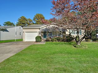 14 Zeeland Dr, Toms River, NJ 08757