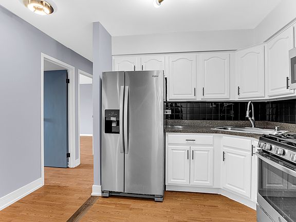4th image of 9725 S Karlov Ave APT 502