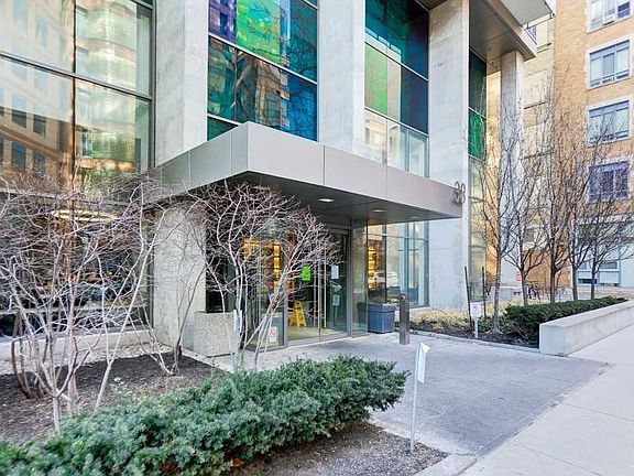 2nd image of 38 Grenville St #4209