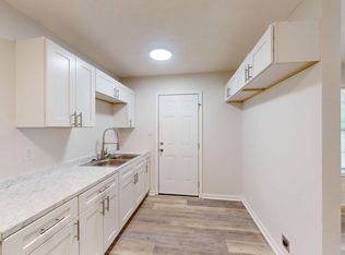 605 Lake Rd APT 3, Dyersburg, TN 38024