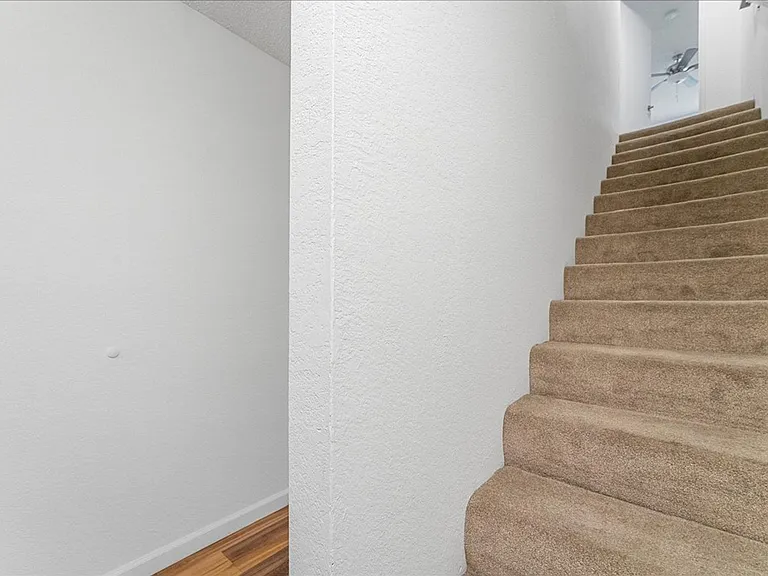 144 N Michigan Ave #6 — Photo 9