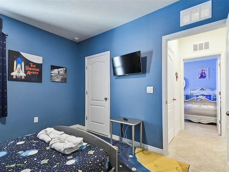7704 Oakmoss Loop — Photo 28
