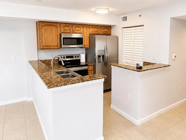 281 SW Palm Dr #106 — Photo 4